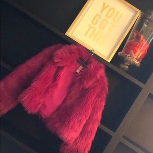 Perfect crop faux fur coat